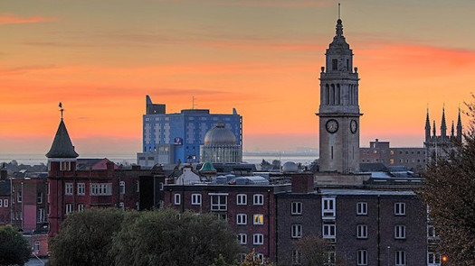 Hull (credit: Paul Lakin / Wikimedia Commons)